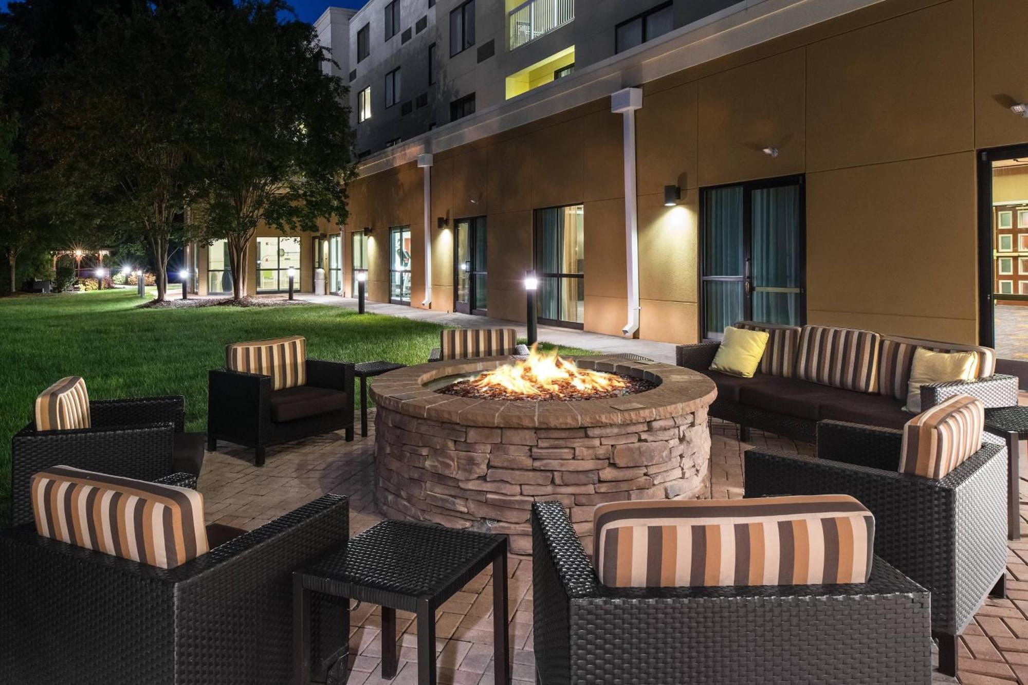 Courtyard By Marriott Charlotte Gastonia Hotel Eksteriør billede